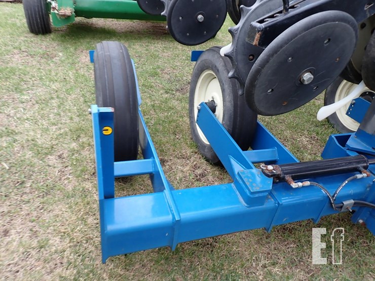 2012-kinze-3500-image-8