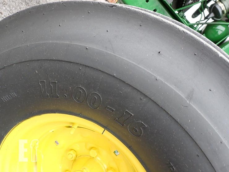 john-deere-4240-image-4