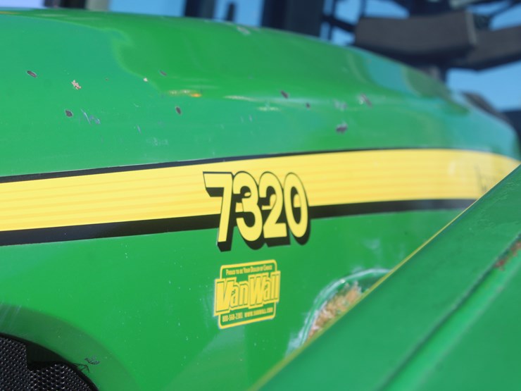 2004-john-deere-7320-image-21