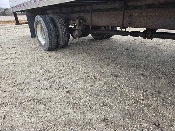 2016-hino-268-image-12