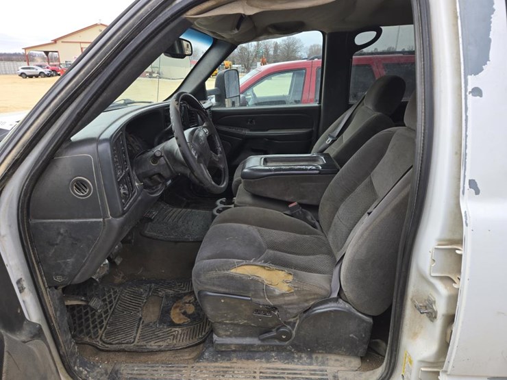 2006-chevrolet-k3500-image-16