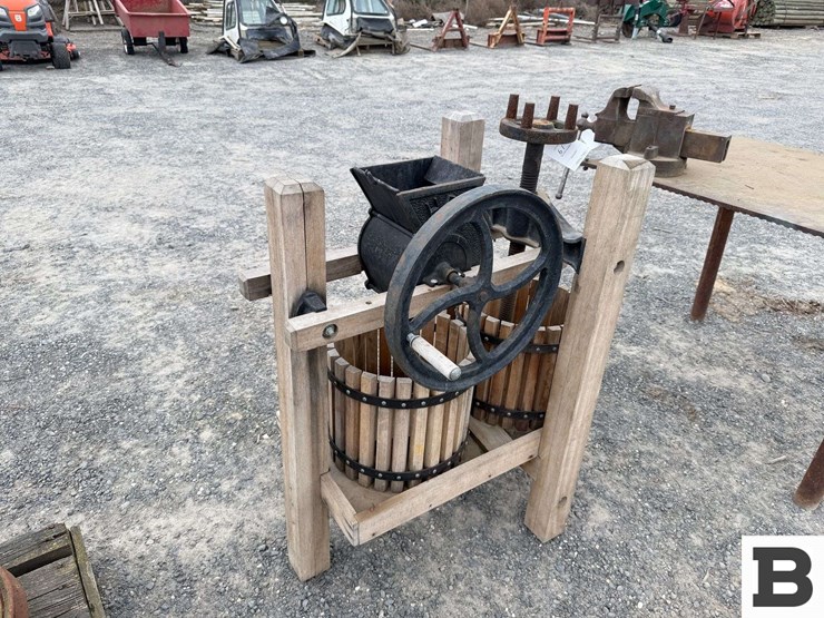old-fashioned-mechanical-fruit-press-image-2