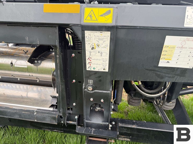 2023-mac-don-fd240-image-31