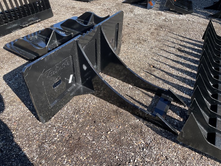 #3030-•-skid-steer-rock-digger-attachment-image-2