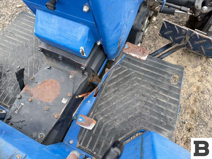 new-holland-t1520-image-38