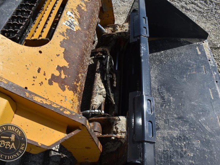 2020-caterpillar-299d3-image-27