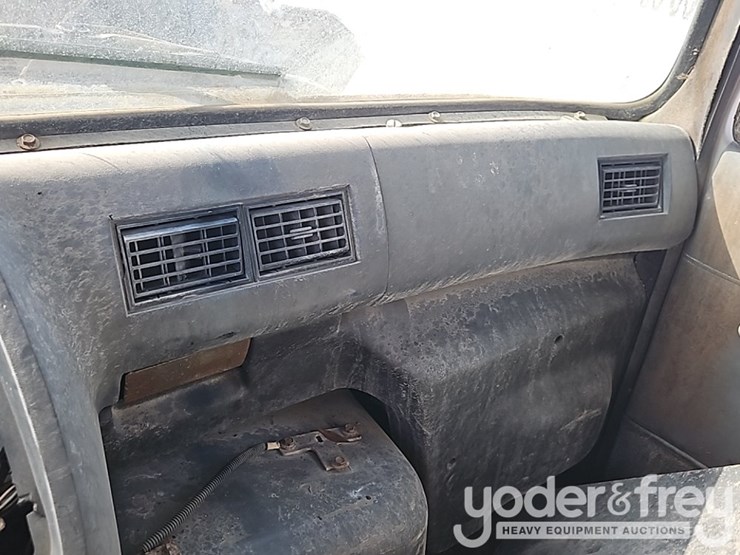 1995-ford-l8000-image-31