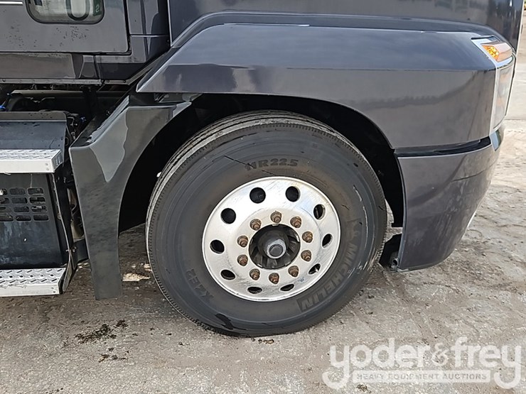 2020-mack-mack-anthem-t64-6x4-truck-tractor,-day-cab,-mp-7-425hp-diesel-engine,-automatic-m-drive-transmission-image-10