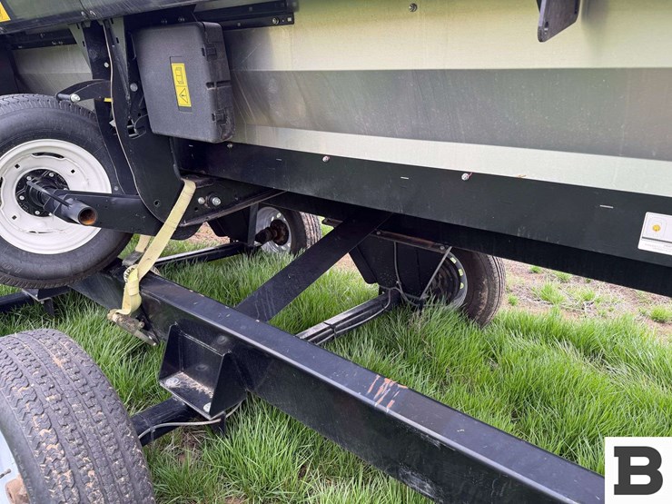 2023-mac-don-fd240-image-38