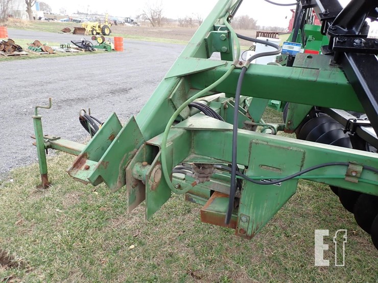 john-deere-220-image-12