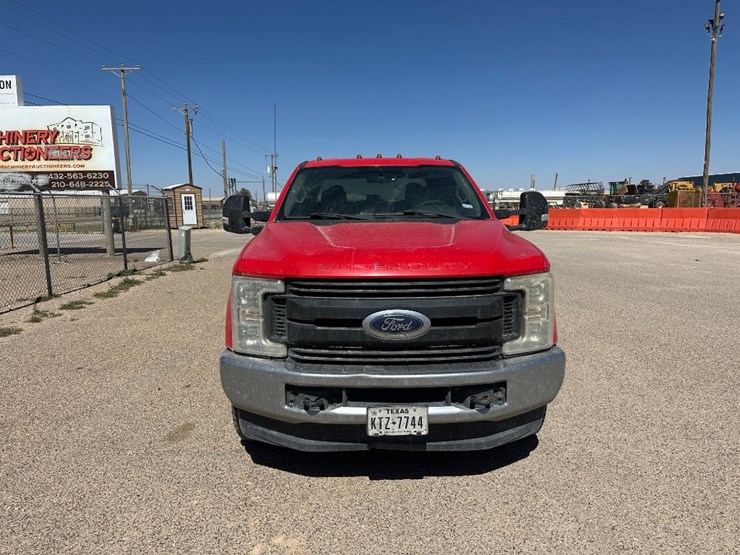 2018-ford-f350-image-2
