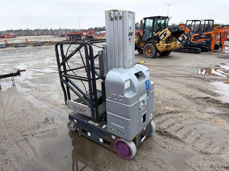 2016-jlg-20mvl-image-4