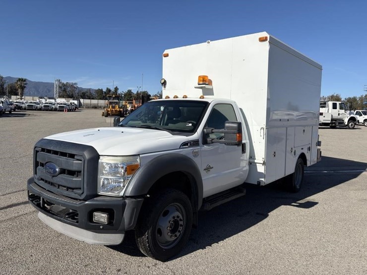 2012-ford-f550-xlt-image-1
