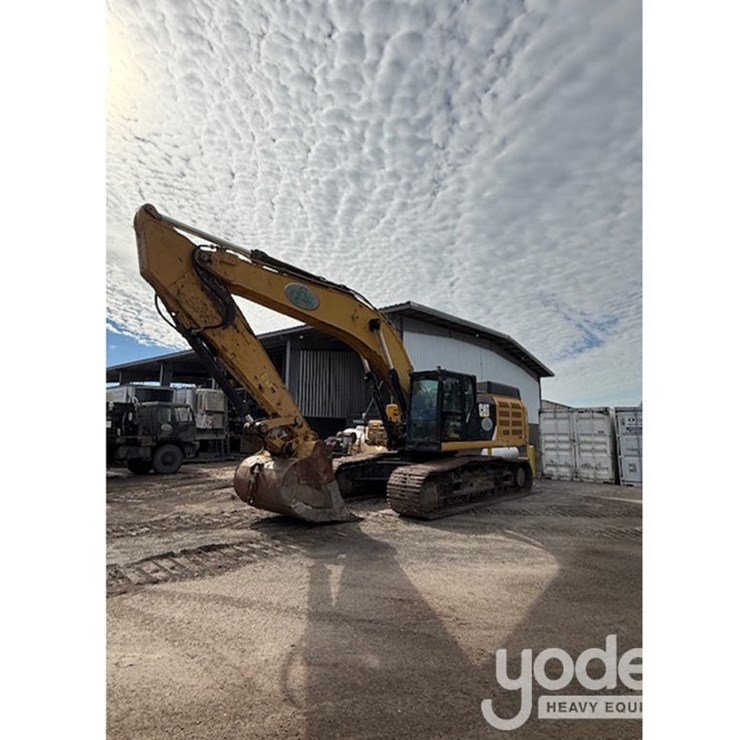 2013 KOMATSU PC360 LC-10