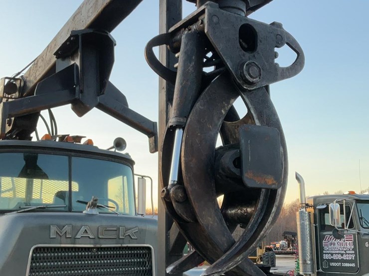 1989-mack-dm690s-image-60