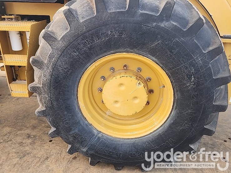 2011-caterpillar-cp74-image-11