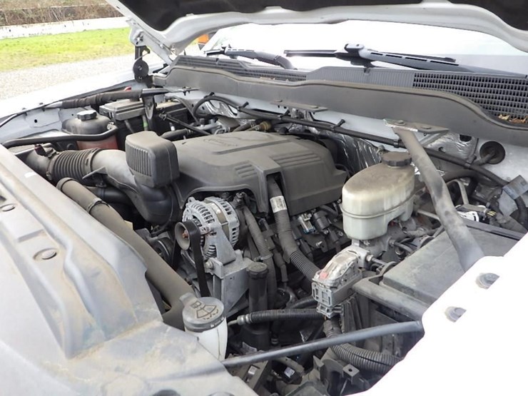 2017-chevrolet-2500-image-11