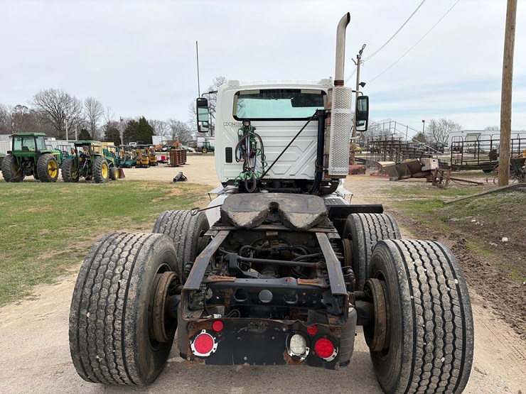 2013-international-prostar-image-4