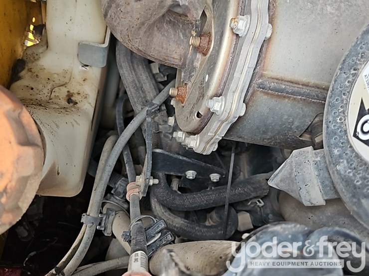 2024-deere-325g-image-24