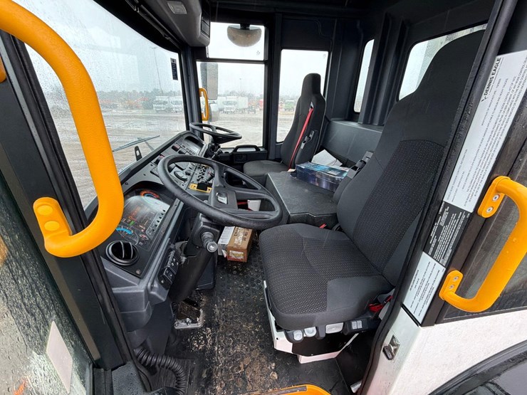 2024-dennis-eagle-proview-image-22