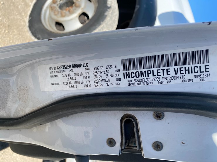 2012-dodge-ram-5500-image-38