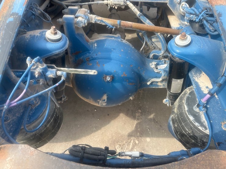 2011-peterbilt-367-image-7