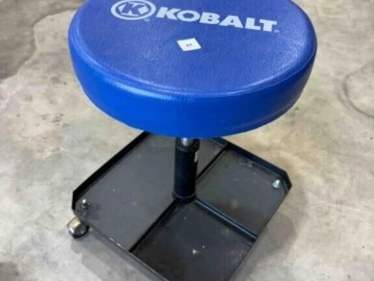 kobalt-rolling-mechanics-chair-image-1