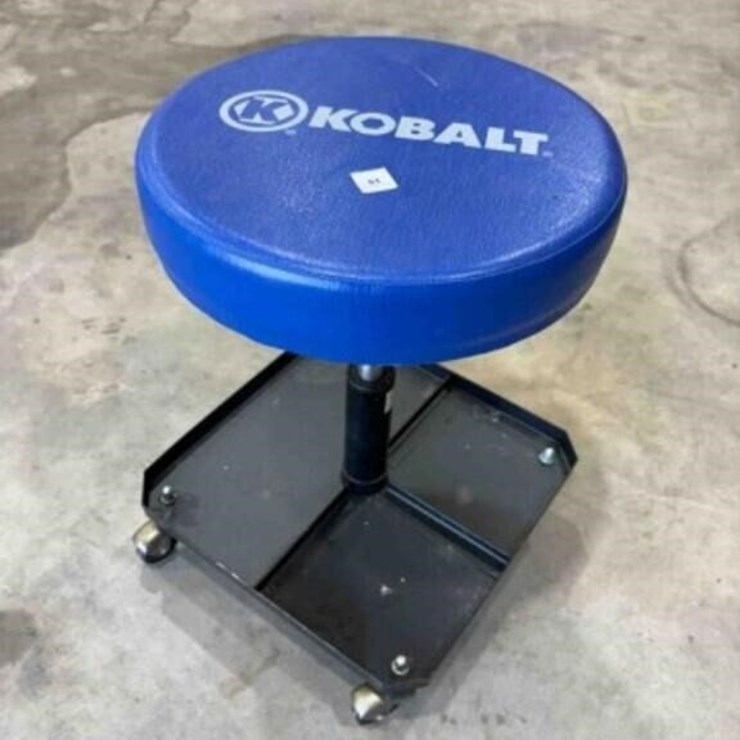 KOBALT ROLLING MECHANICS CHAIR