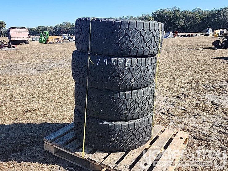 recon-grapple-a/t-tires,-295/60/r20-image-3