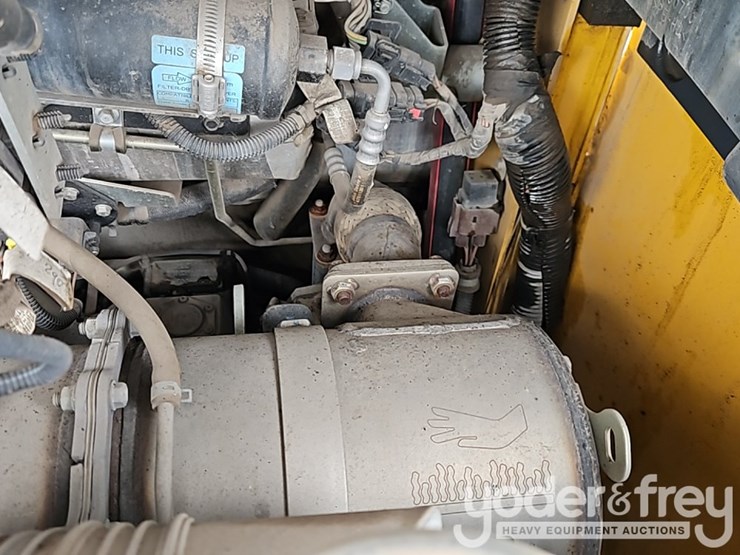 2023-deere-325g-image-23