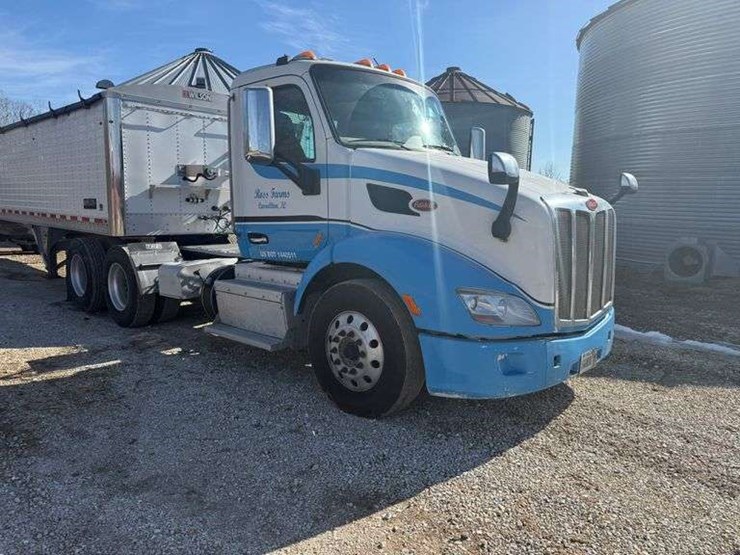 2016-peterbilt-579-image-1