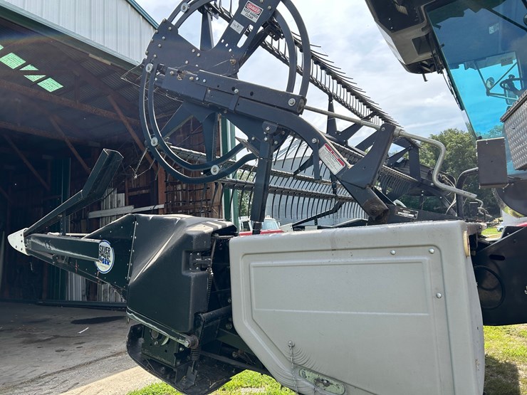 gleaner-15’-grain-table-image-1