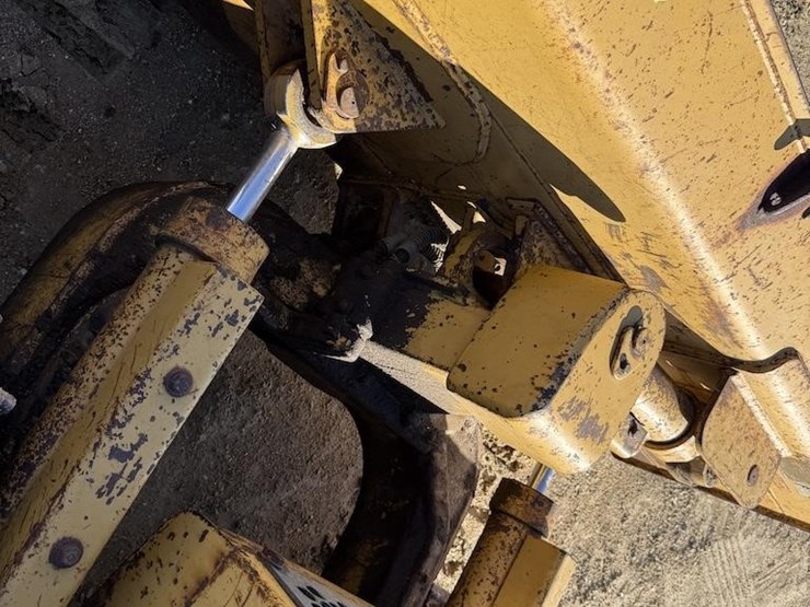 1993-caterpillar-d5c-image-15