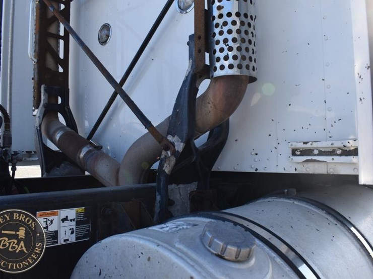 2012-kenworth-t660-image-22