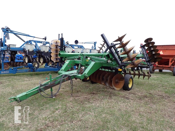 john-deere-630-image-1