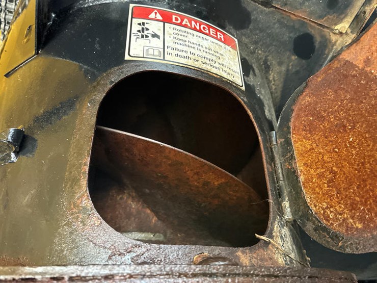 2009-new-holland-cr9060-image-51