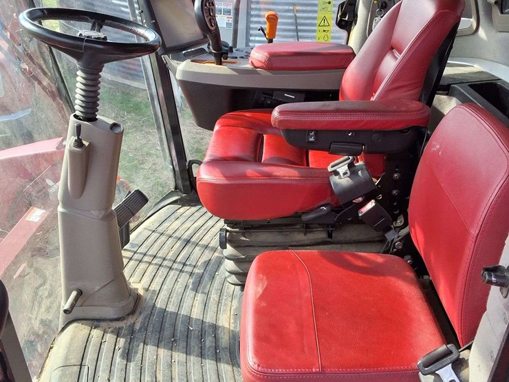 2014-case-ih-5130-image-24