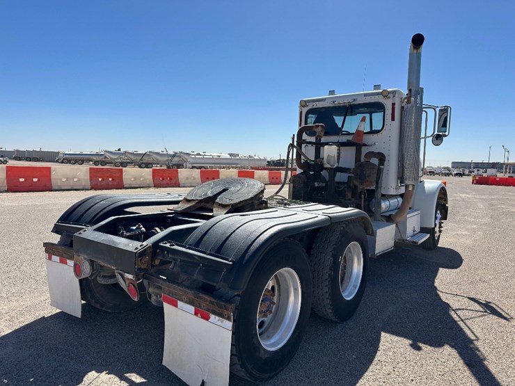 2008-peterbilt-365-image-6