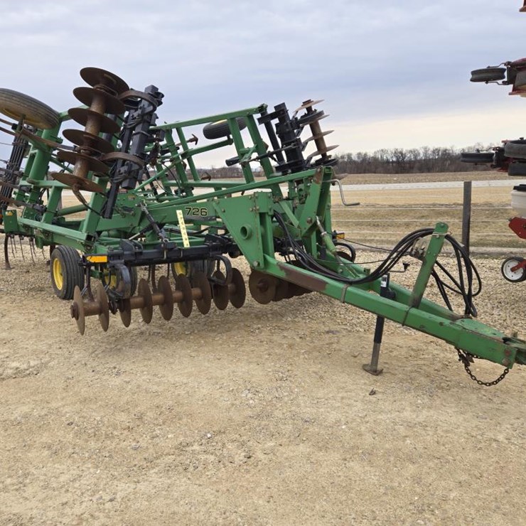 JOHN DEERE 726