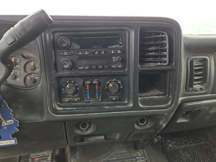 2006-chevrolet-k3500-image-24