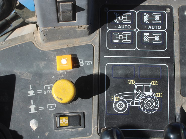 new-holland-tm125-image-67