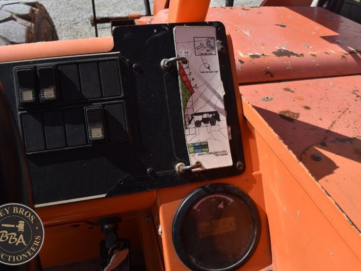 2015-sky-trak-8042-image-50