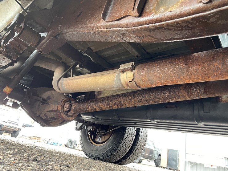 2012-chevrolet-3500-image-20