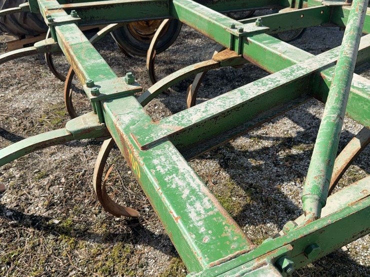 john-deere-100-image-4