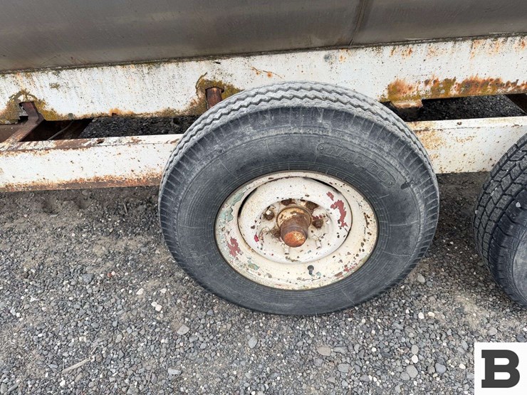 chemigation-trailer-w/-custom-applicator-image-15