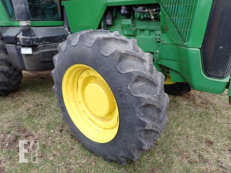 john-deere-8100-image-3