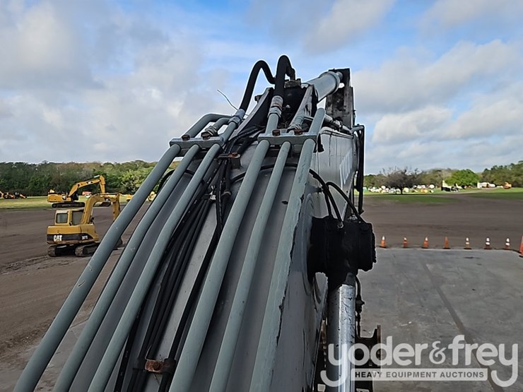 2020-volvo-ec200el-image-37