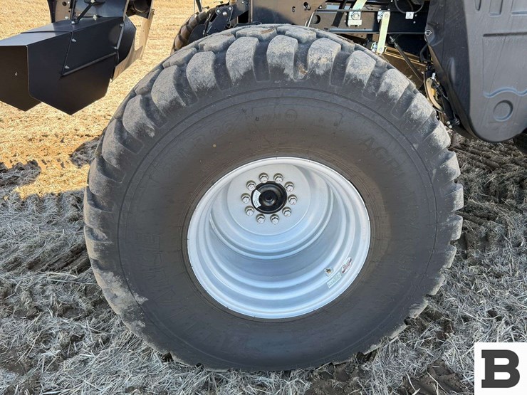 2025-case-ih-8260-image-48