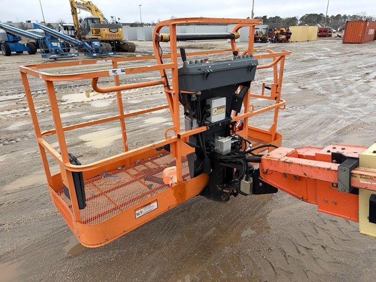 jlg-800s-image-10