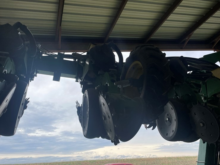 john-deere-1725-image-11